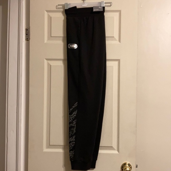 NWT Puma Women’s Sweat suit - Picture 2 of 5